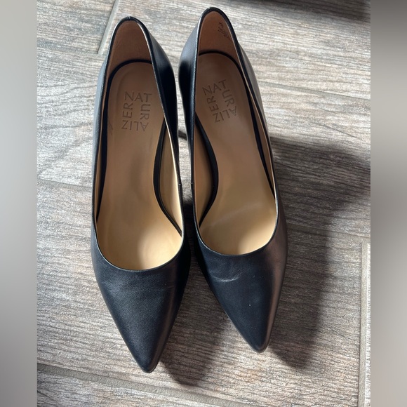 Naturalizer Everly Black Leather Pumps 7W - Picture 5 of 7